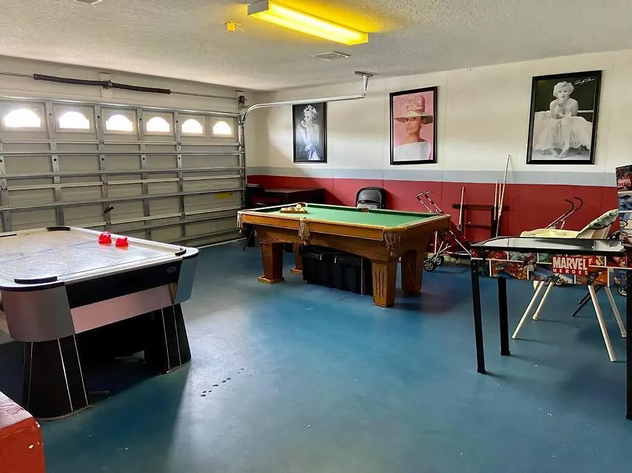 3 Bedroom Villa With Pool And Game Room Davenport United States